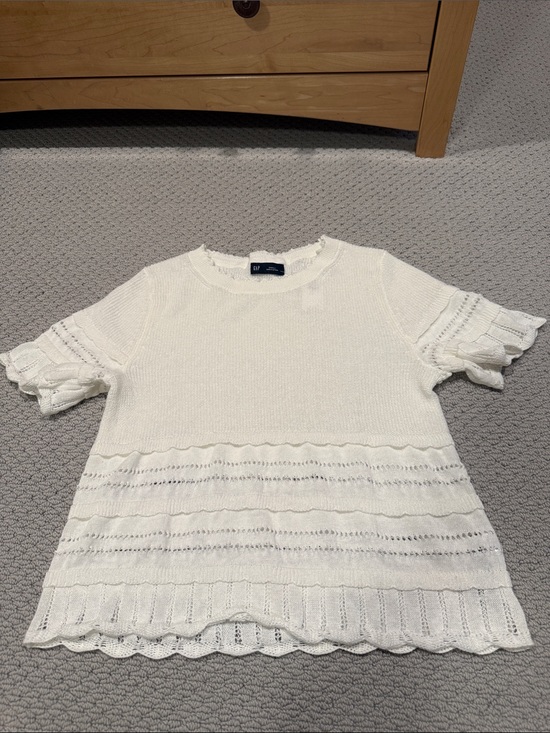 GAP Tops - GAP White Short Sleeve Knit Top